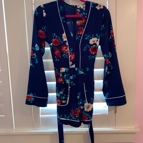 Blue long sleeve romper with floral pattern - Picture 3 of 3